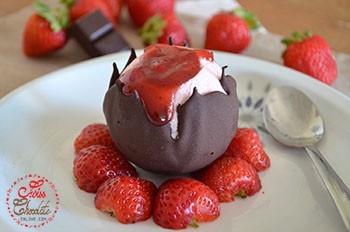 Fleur de mousse de fraises et chocolat noir